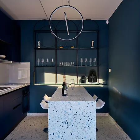 فيلة Helius